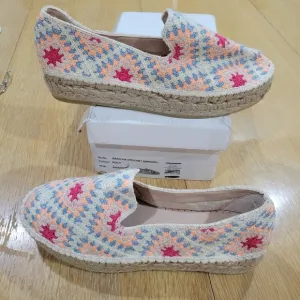 Free People Gran Villa Crochet Espadrilles in Cream and Pink NIB Sz 9