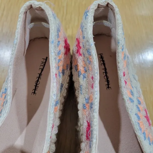 Free People Gran Villa Crochet Espadrilles in Cream and Pink NIB Sz 9