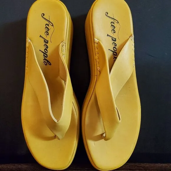 Free People HAVEN Flatform Sandals Thong Straps Size 9 US 39EU