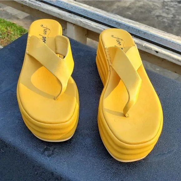 Free People HAVEN Flatform Sandals Thong Straps Size 9 US 39EU