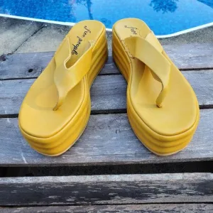 Free People HAVEN Flatform Sandals Thong Straps Size 9 US 39EU