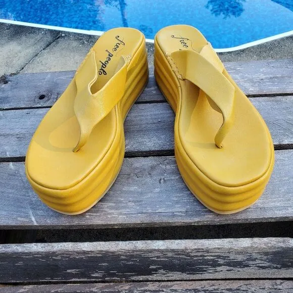 Free People HAVEN Flatform Sandals Thong Straps Size 9 US 39EU