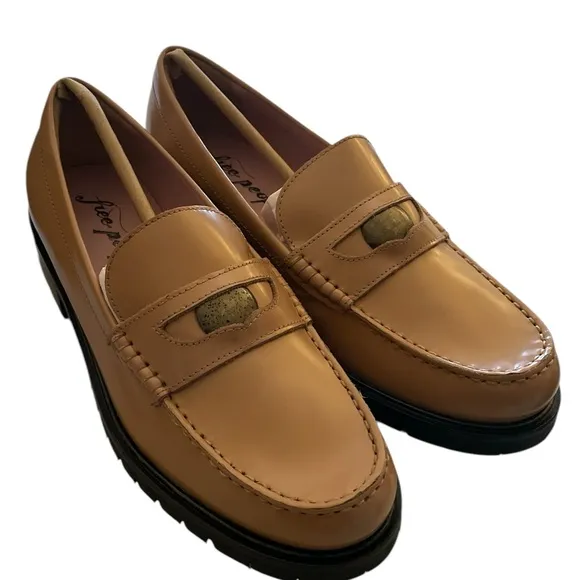 Free People Liv Leather Loafer in Camel