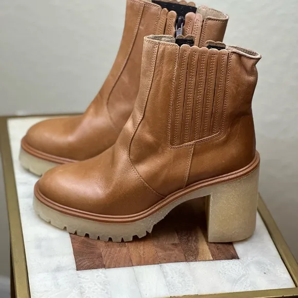 Free People NWB size 38 tan brown James‎ Chelsea boots