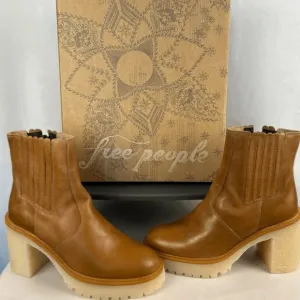 Free People NWB size 38 tan brown James‎ Chelsea boots