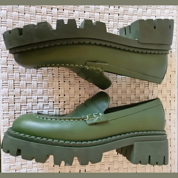 Free People NWOT Green Lyra Lug Sole Penny Loafers Sz 39.5 EU or 9 1/2 US