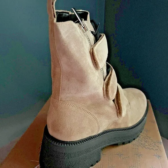FREE PEOPLE Suede Emmet Lace Up Lug Sole Boots 38