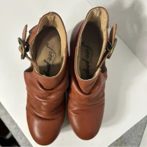 Free People SURI Clog Boots Buckle Leather Lug Sole Chunky Boho Y2K 5.5 US 36 EU