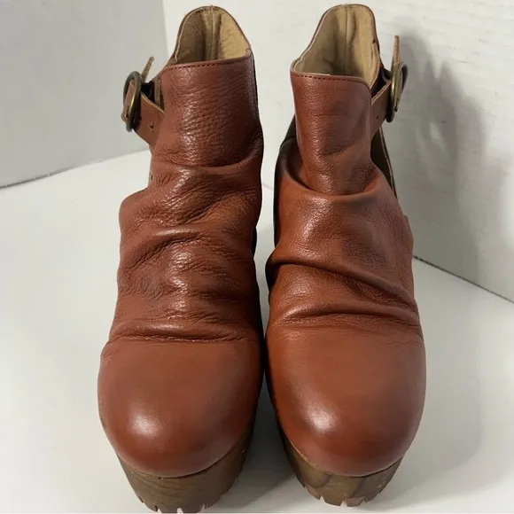 Free People SURI Clog Boots Buckle Leather Lug Sole Chunky Boho Y2K 5.5 US 36 EU