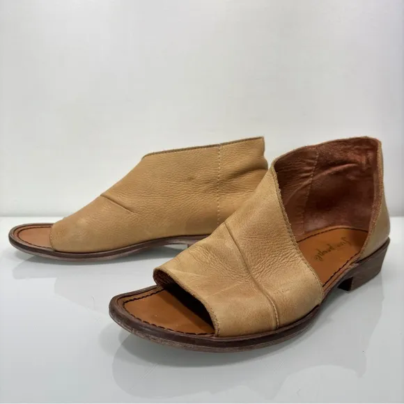 Free People Tan Leather Mont Blanc Open Toe Side Cutouts Sandals Size 38