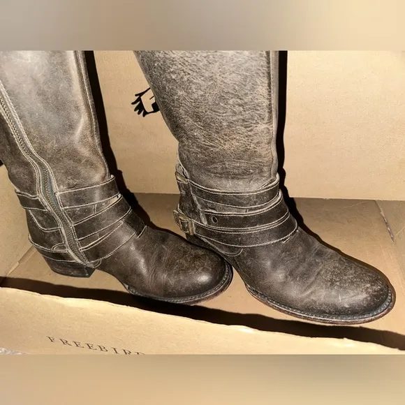 Freebird By Steven Irish Leather Buckle Strap Tall Boots in Stone Womens Sz 7