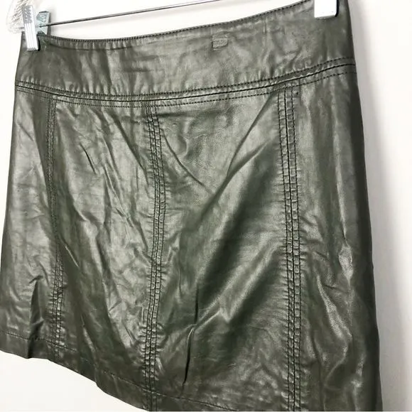 FREE PEOPLE | Vegan Leather Dark Green Modern Femme Mini Skirt Women’s Size 6