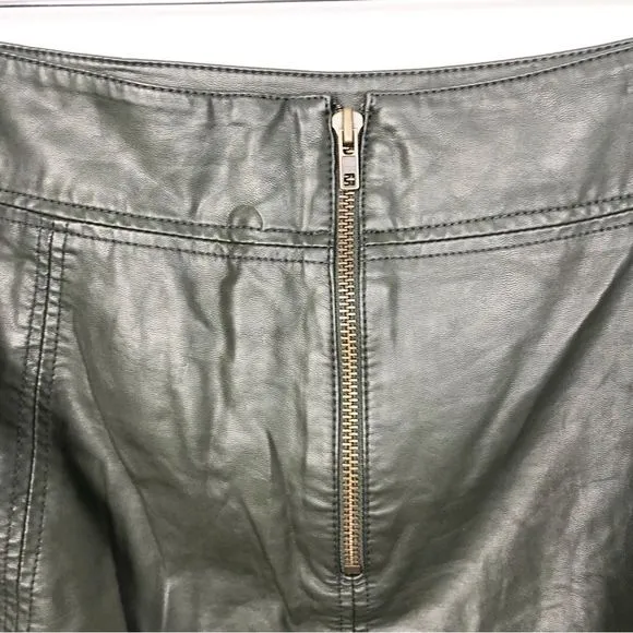 FREE PEOPLE | Vegan Leather Dark Green Modern Femme Mini Skirt Women’s Size 6
