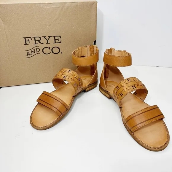 Frye and Co faux leather ankle strappy sandals sz 7.5 NWOB