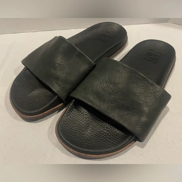 FRYE Black Leather Slip On Sandals Men’s Size 9.5