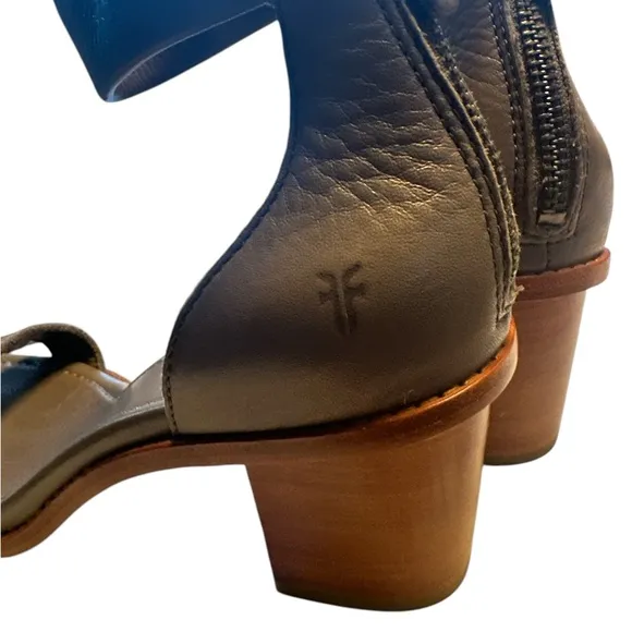 Frye Brielle Gray Back Zipper Leather Sandals~ Size 8.5~ Excellent Condition
