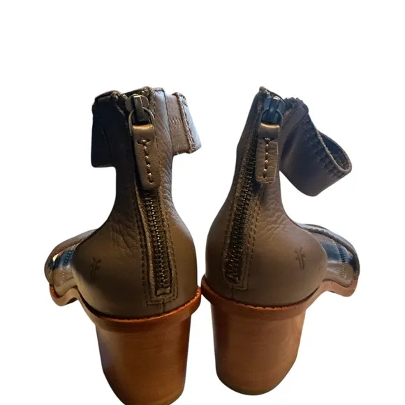 Frye Brielle Gray Back Zipper Leather Sandals~ Size 8.5~ Excellent Condition