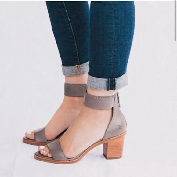 Frye Brielle Gray Back Zipper Leather Sandals~ Size 8.5~ Excellent Condition