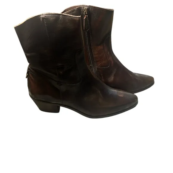 Frye Brown Heeled Boots Leather Western Style