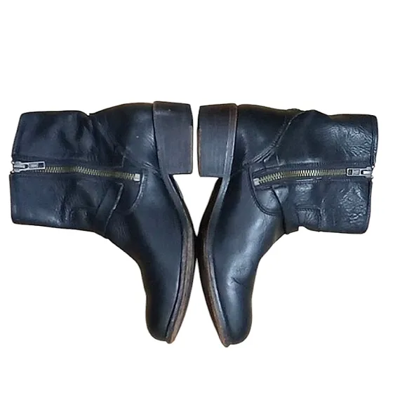 Frye Lynn Strap Short Boots Black Leather Moto Side Zipper Ankle Strap