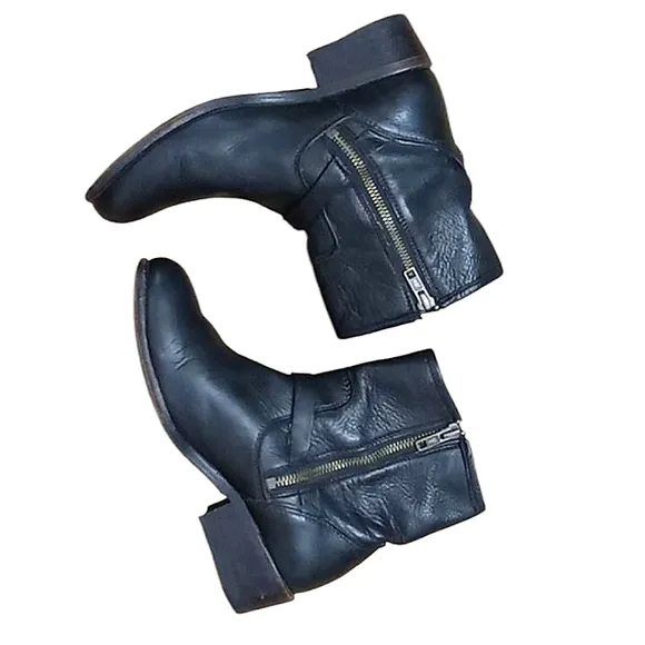 Frye Lynn Strap Short Boots Black Leather Moto Side Zipper Ankle Strap