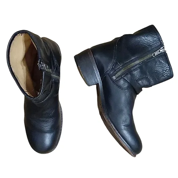 Frye Lynn Strap Short Boots Black Leather Moto Side Zipper Ankle Strap