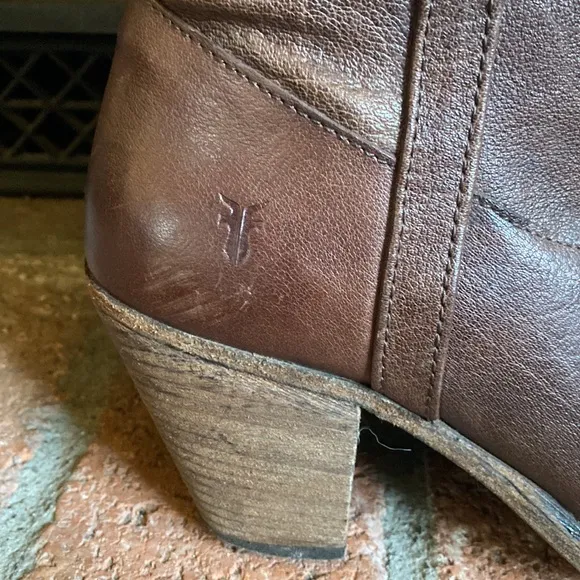 FRYE Taylor Brown Leather Tall Heeled Boots EUC! SZ 10 B