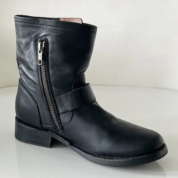 Frye Women Engineer' Black Leather Buckle Moto Ankle Boots Vicky  Size 5.5 B