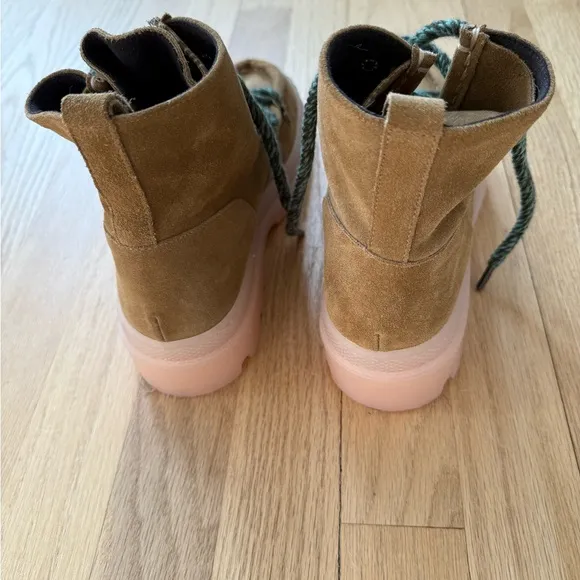 Garmentory NAGUISA Kaus Chunky Boots Camel with Green Laces SIZE 38