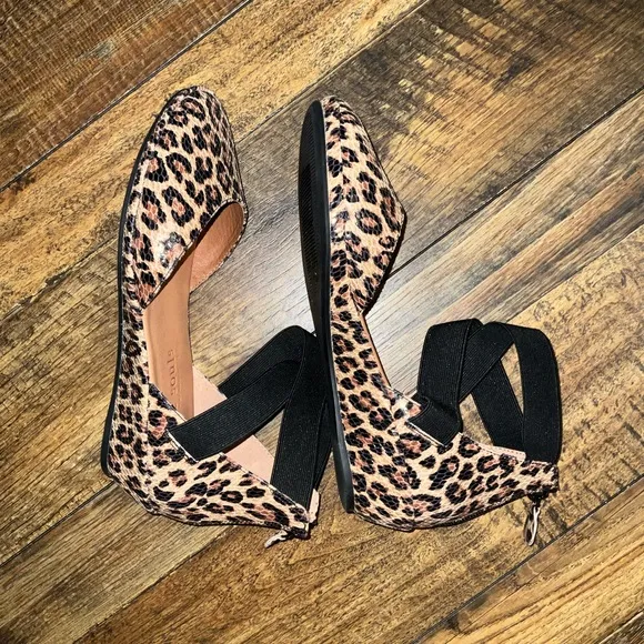 Gentle Souls by Kenneth Cole Women NOA Leopard Print Flats Strapping Ancle 7 1/2
