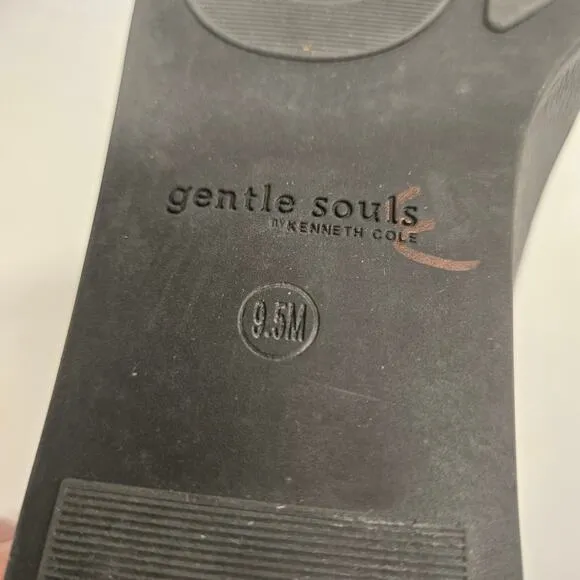 Gentle Souls Gisele Black Leather T-Strap Wedge Sandal Back Zipper, Size 9.5