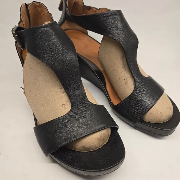 Gentle Souls Gisele Black Leather T-Strap Wedge Sandal Back Zipper, Size 9.5