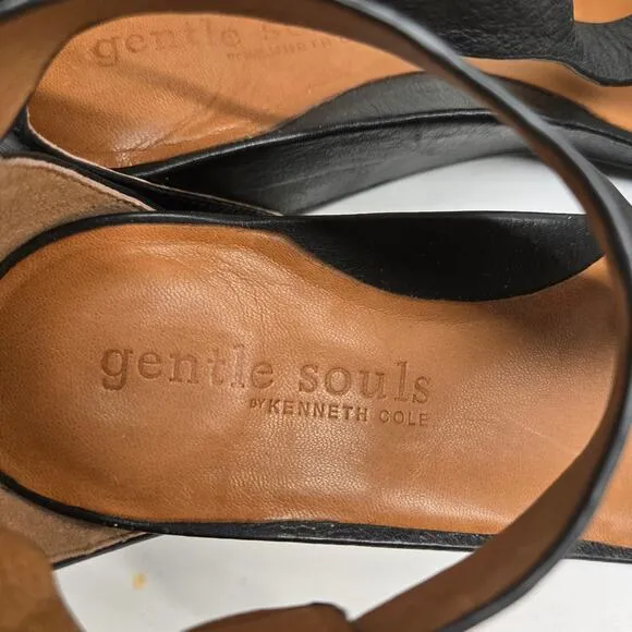 Gentle Souls Gisele Black Leather T-Strap Wedge Sandal Back Zipper, Size 9.5