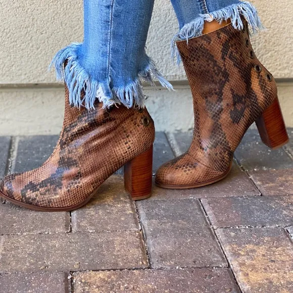 Genuine Leather Snake Print Grommet Engineer Boots
