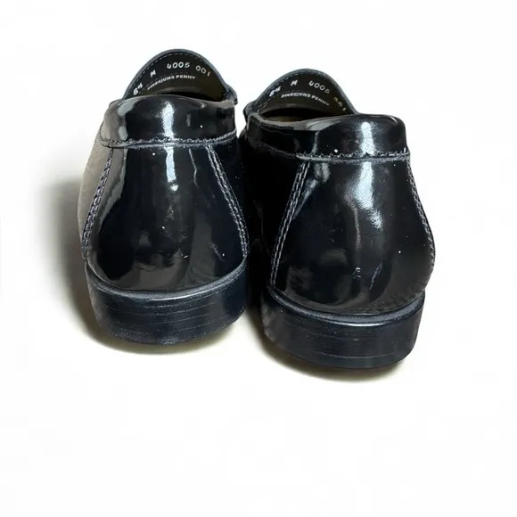 G.H. Bass Weejuns Patent Leather Penny Loafers 4005 001 size 8.5 M