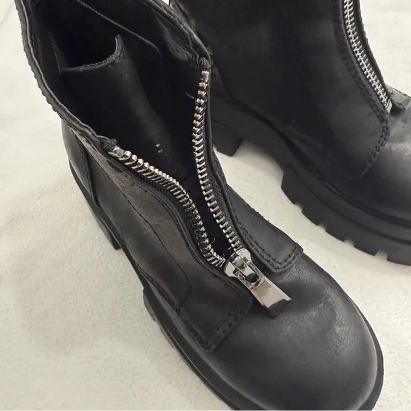 Gianni Bini Allstar Leather Center Zip Chunky Lug Sole Platform Ankle Boots 6.5