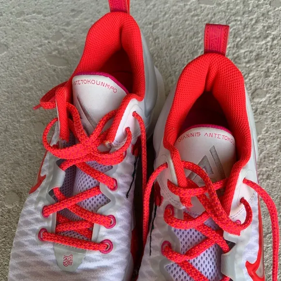 Giannis Immortality Rose Sneakers Size 6 Men’s Basketball Shoes HOT PINK EUC