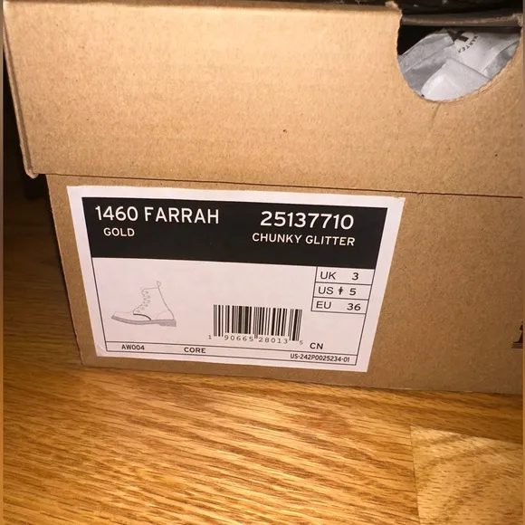 Girls DR Martens size BIG 5 1460 FARRAHGOLDCHUNKY GLITTER