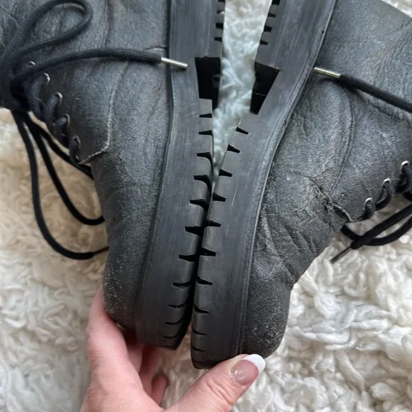 Ground Cover Pineapple Leather Boots