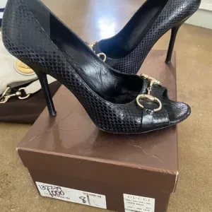 GUCCI Black Python Snakeskin Heels in original GUCCI shoe box