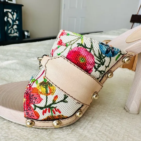 Gucci Floral Print Wooden Heels Sandals