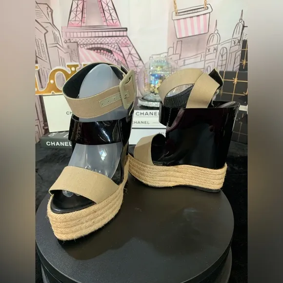 GUC💝Pierre HardyBlack and Tan Platform Sandals.