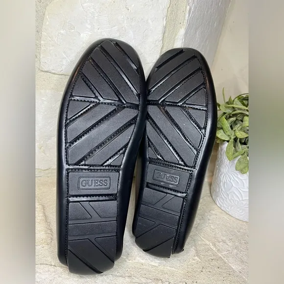 Guess black faux leather Alai Driving Loafers Sz 8