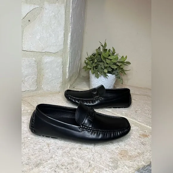 Guess black faux leather Alai Driving Loafers Sz 8
