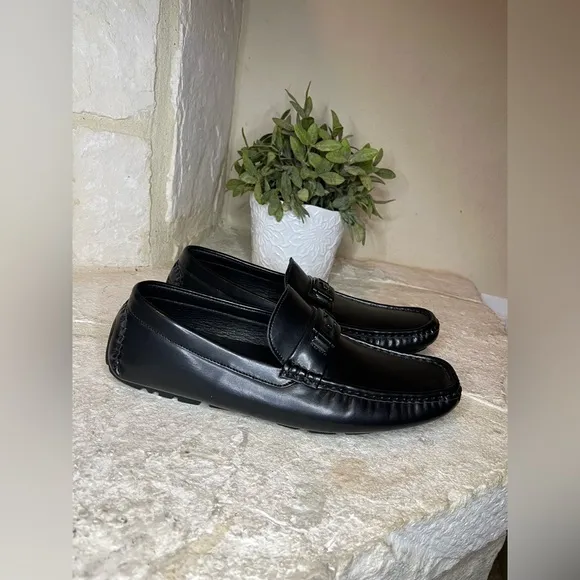 Guess black faux leather Alai Driving Loafers Sz 8