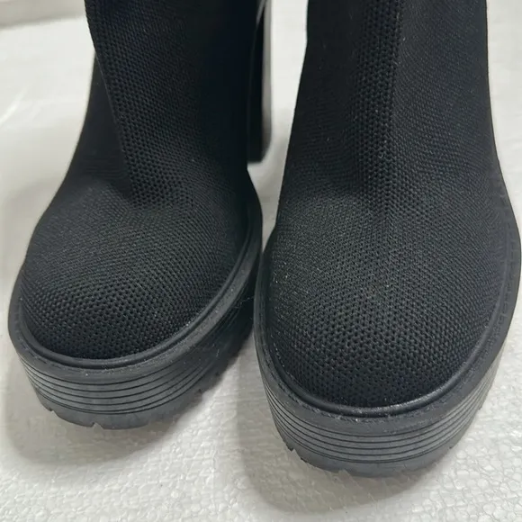 Guess klynne black lug sole chunky heels strechy y2K style boots size 8