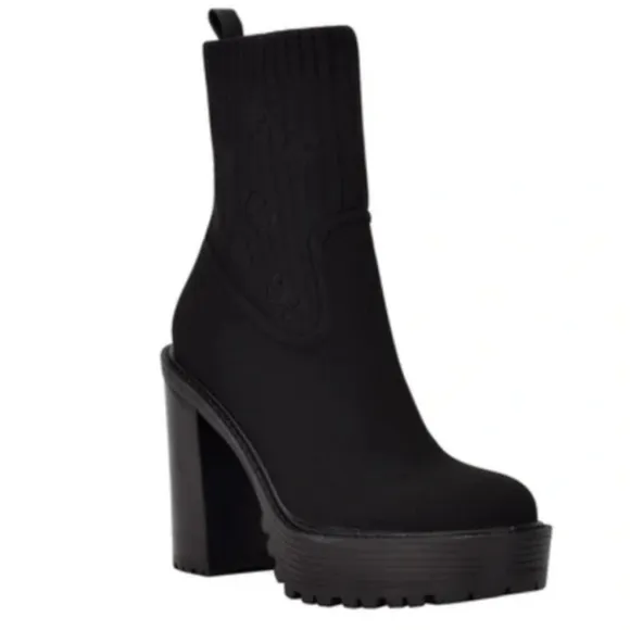 Guess klynne black lug sole chunky heels strechy y2K style boots size 8