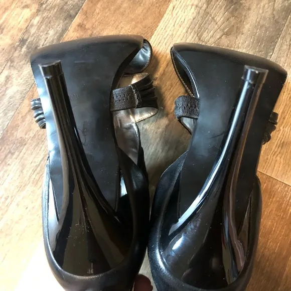 Guess sandals