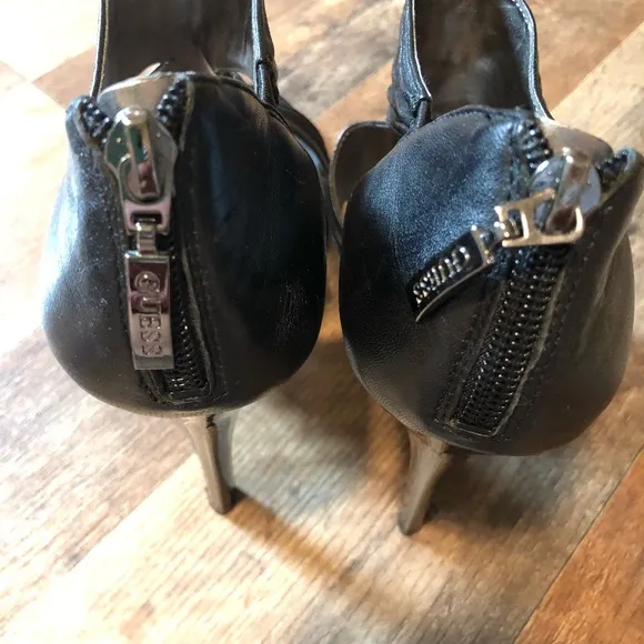 Guess sandals