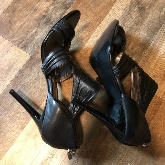 Guess sandals